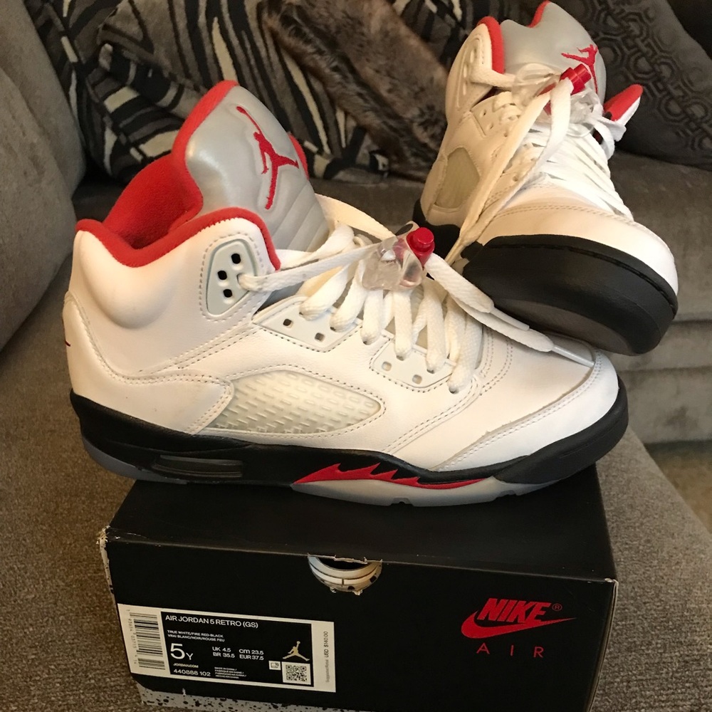 AIR JORDAN 5 RETRO